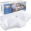 Orthopädisches Cervical-Memory-Foam-Kissen mit Konturdesign zur Nackenstütze, neben der Verpackungsschachtel abgebildet ist eine Frau, die bequem darauf schläft.