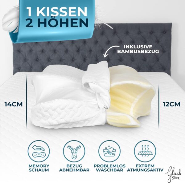 Ein Bett mit einer orthopädischen Matratze und Schlafkissen-Kissen darauf.